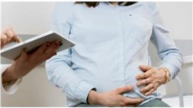 توجيهات طبية جديدة لعلاج التهاب الأمعاء أثناء الحمل