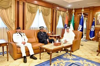 النائب الأول يستقبل رئيس الاتحادين القطري والعربي للشرطة بمناسبة زيارته للبلاد