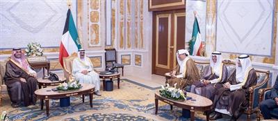 سمو أمير البلاد يستقبل وزير الدولة السعودي بمناسبة زيارته للبلاد