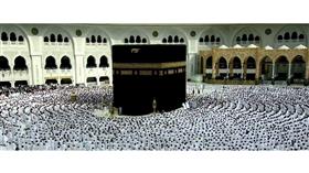 أداء صلاة الغائب على مفتي عام السعودية الشيخ عبدالعزيز آل الشيخ في الحرمين الشريفين