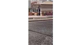 سحب وأمطار متفرقة تهطل على جنوب الكويت.. وتوقعات بتحسن الأجواء تدريجيًا
