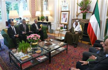 سمو ولي العهد يلتقي رؤساء مكاتب الكويت في بريطانيا ويشيد بدورهم في تمثيل البلاد