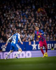 برشلونة يحسم ديربي كتالونيا متأخرًا ويبتعد بصدارة الليغا