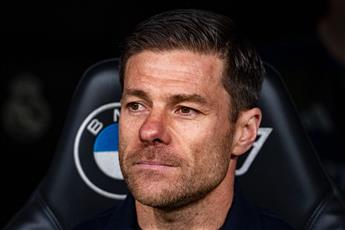 من الحلم إلى الإقالة سريعًا.. تجربة تشابي ألونسو تهز الإعلام العالمي